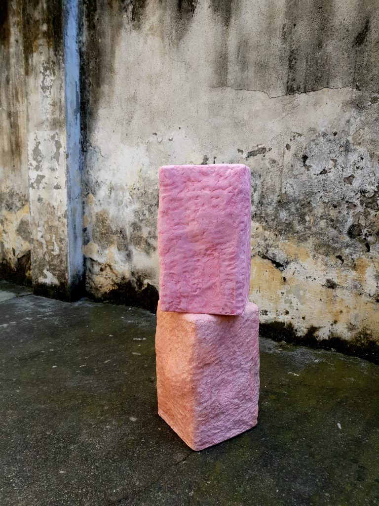 Giovanni Ap Pink – Paper Pulp Stool