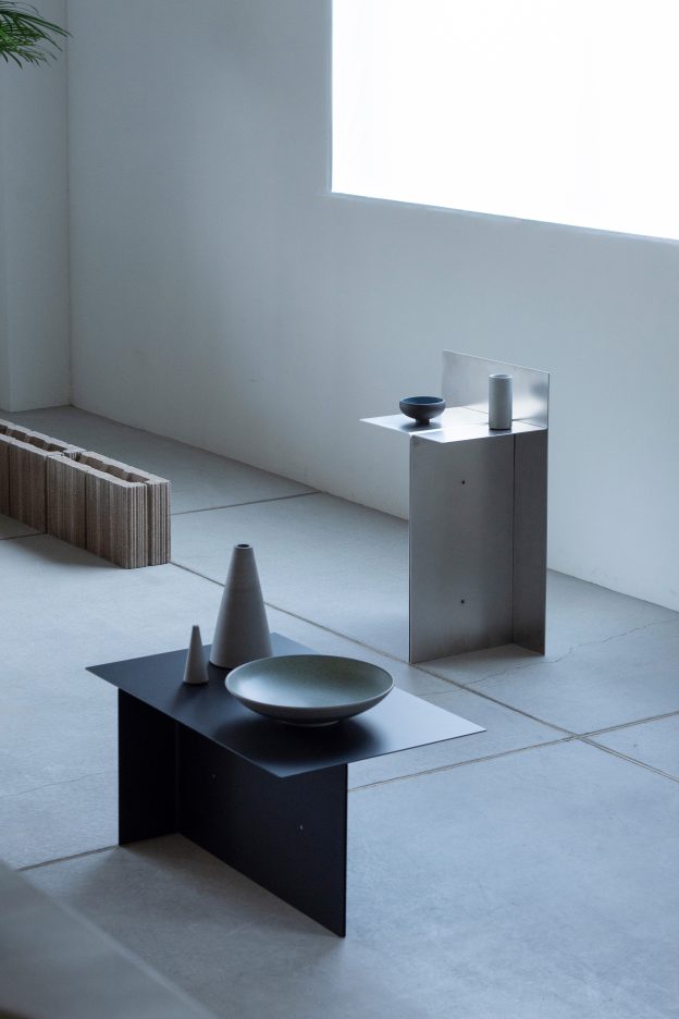 Polysemy – Light Gray Multifunctional Table by So Koizumi