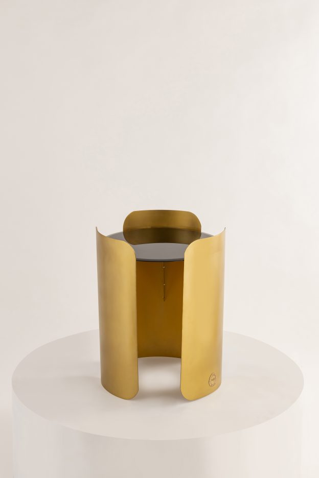 Hug – Iron & Glass Side Table by Nama Home