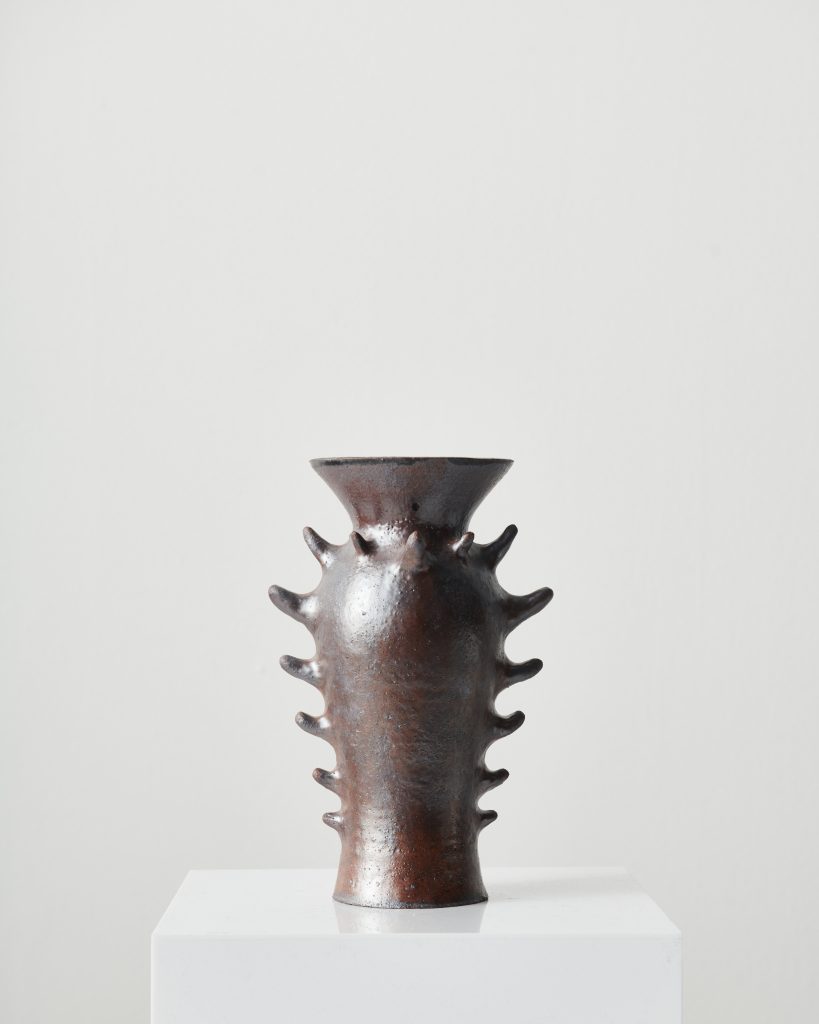 Kochyli – Stoneware Vases by twig & beetle