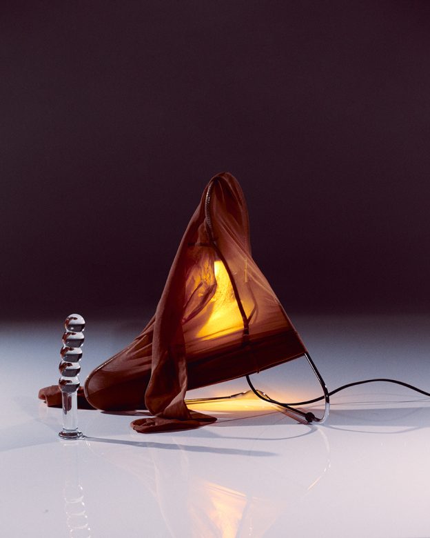 Sudo Sweaty Stockings Lamp
by Sudor